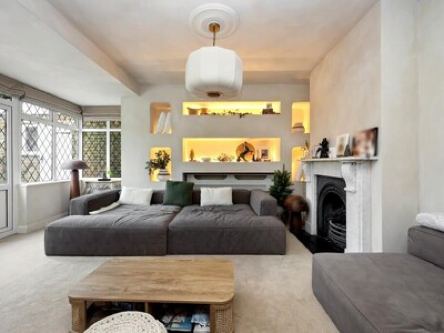 Pretty Room In Shared House
