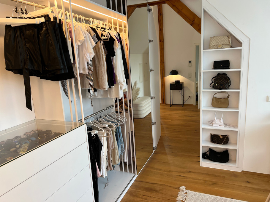 Top floor loft with balcony & view over Cologne
