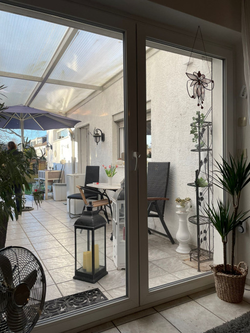 Charming 3-bed terraced House in Cologne (serviced)