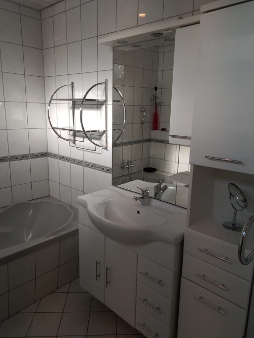 Charming 3-bed terraced House in Cologne (serviced)