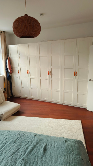 Impressive architect-designed flat with large balcony, just a minute's walk from the sandy beach in Rodenkirchen