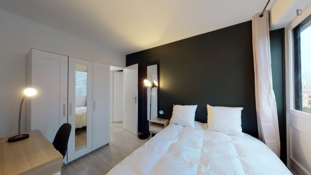 Very neat double bedroom in Asnières-sur-Seine