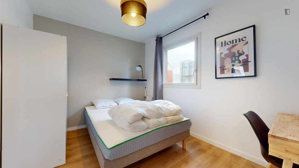 Modern double bedroom in Bagnolet