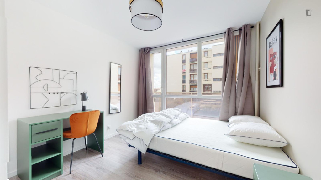 Grand double bedroom in Bezons