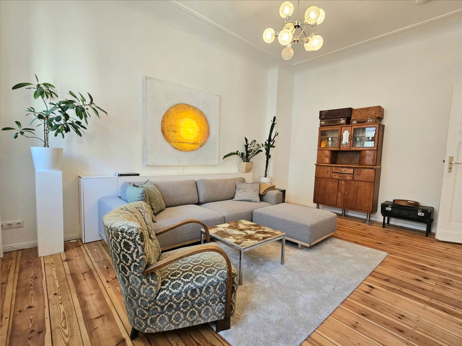 Bright, friendly and quiet apartment in Neukölln