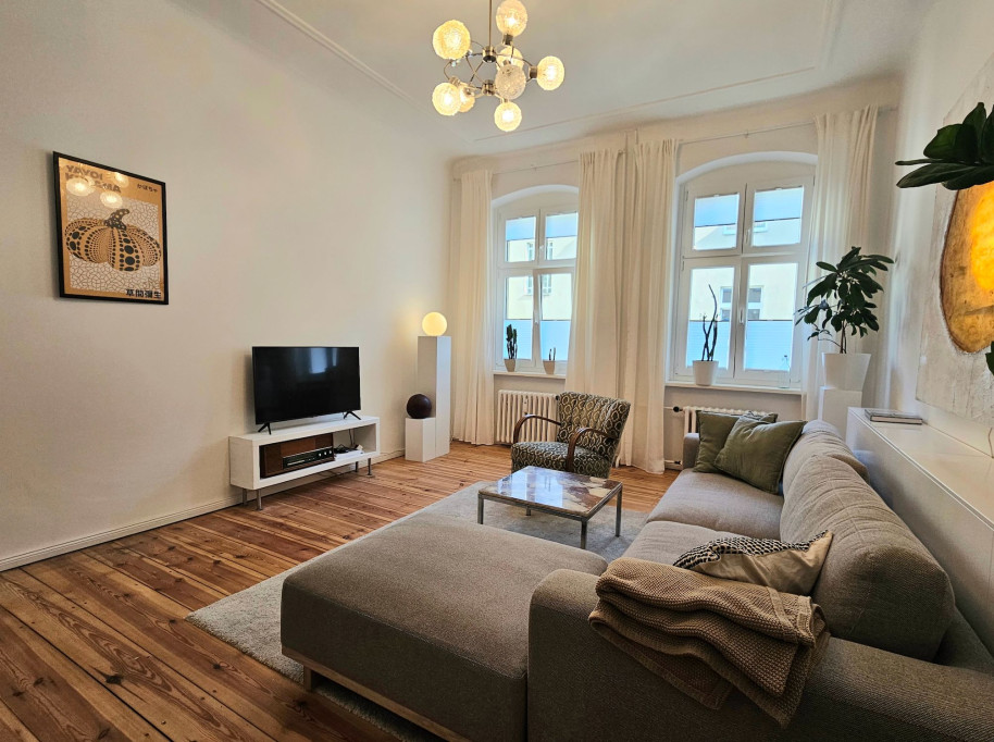 Bright, friendly and quiet apartment in Neukölln