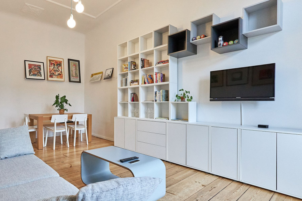 Bright and modern apartment with classic charm in Prenzlauer Berg