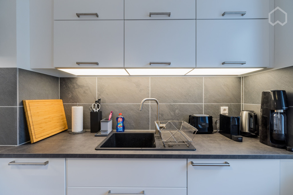 Very central, bright, furnished apartment between Rosenthaler Platz and Nordbahnhof (S-Bahn), incl. cleaning
