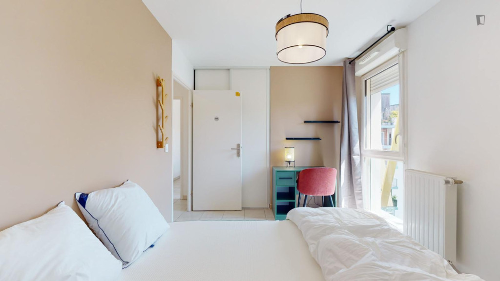 Luminious double bedroom in Ginko