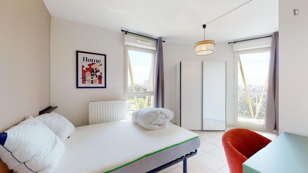 Double bedroom with a balcony, in Ginko