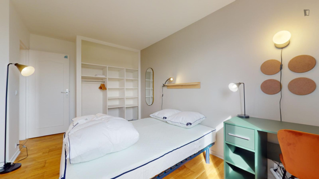 Double bedroom near Parc des Sévines
