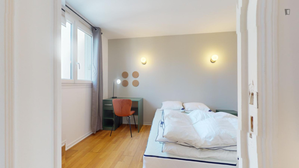 Homely double bedroom in Gennevilliers