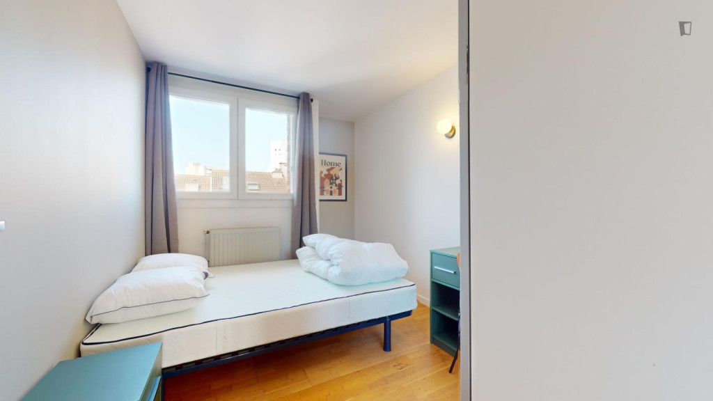 Pleasant double bedroom near the Gennevilliers train station