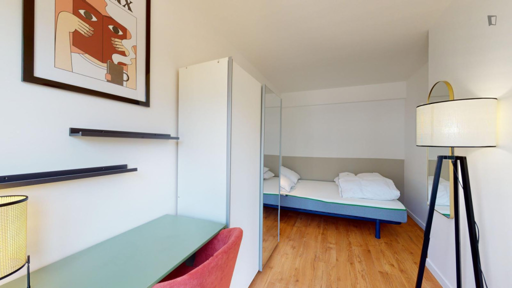 Marvellous double bedroom near the Courbevoie train station