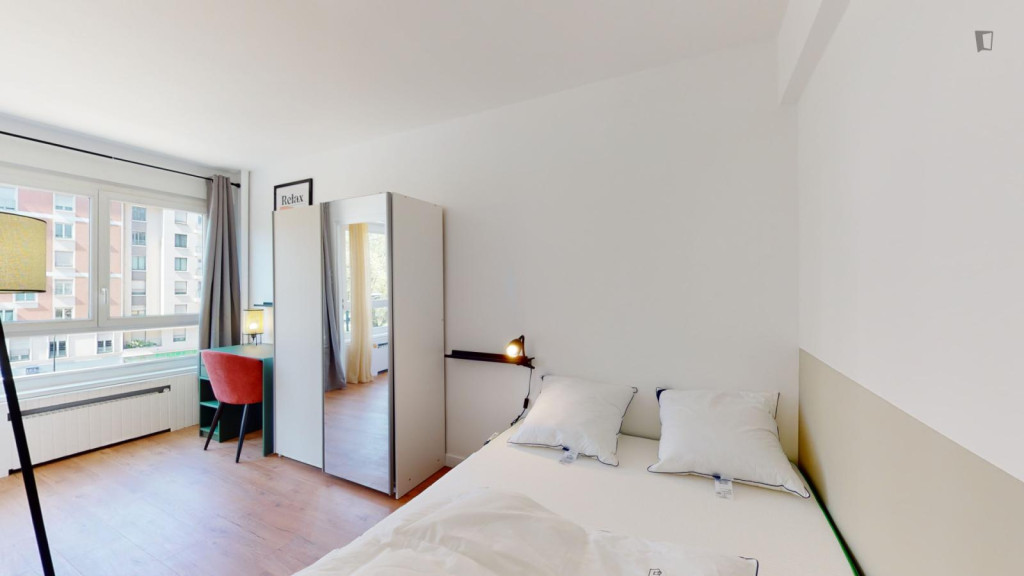 Marvellous double bedroom near the Courbevoie train station