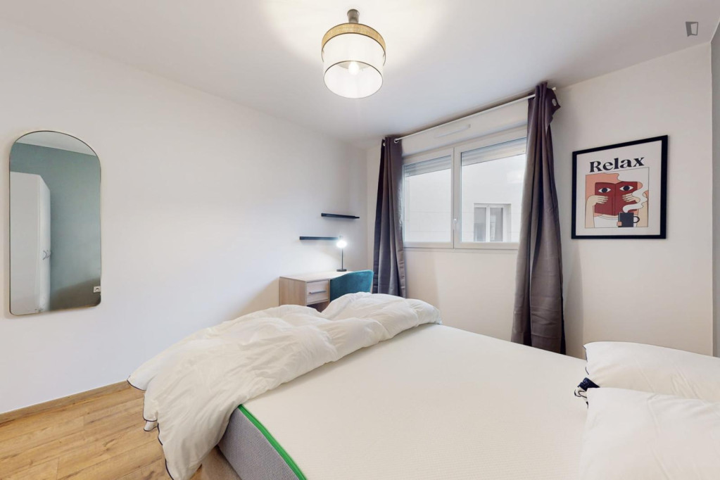 Very pleasant double bedroom in Bezons