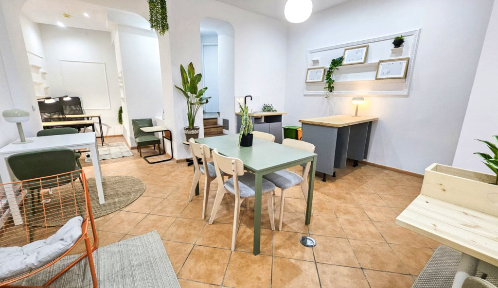 Stylish Coliving Apartments in Central Funchal with Community Feel
