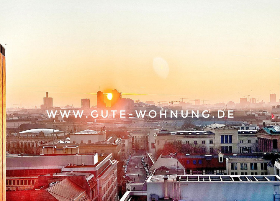 Spectacular Loft Hackescher Markt: View, Balcony & Parking