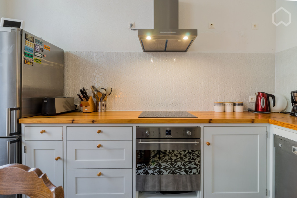 Beautifully furnished studio-apartment within the fancy neighbourhood of Prenzlauer Berg