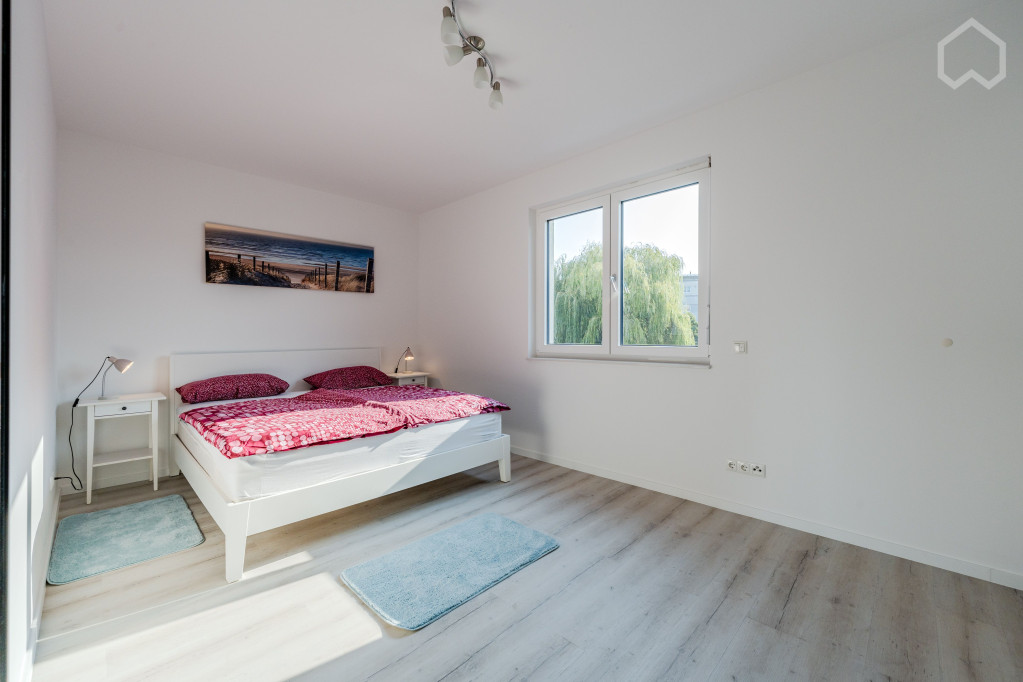 Family-friendly 3-bedroom new build apartment in a prime location for first occupancy