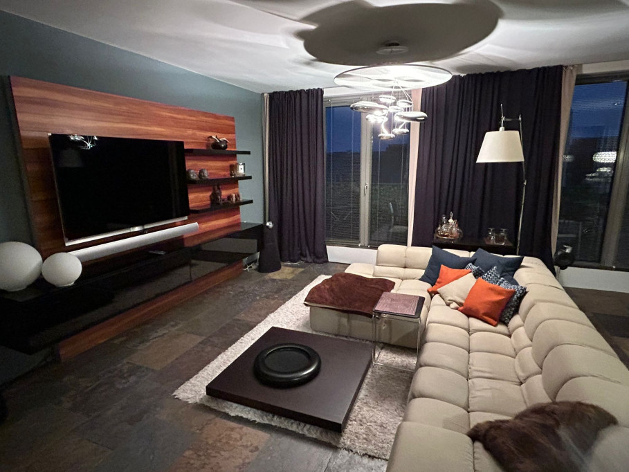 High-quality luxury studio in Berlin-Mitte at the Mall of Berlin with panoramic views directly in the government district