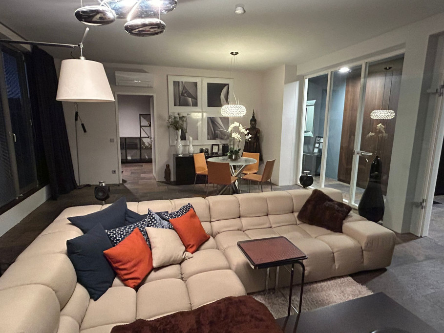 High-quality luxury studio in Berlin-Mitte at the Mall of Berlin with panoramic views directly in the government district