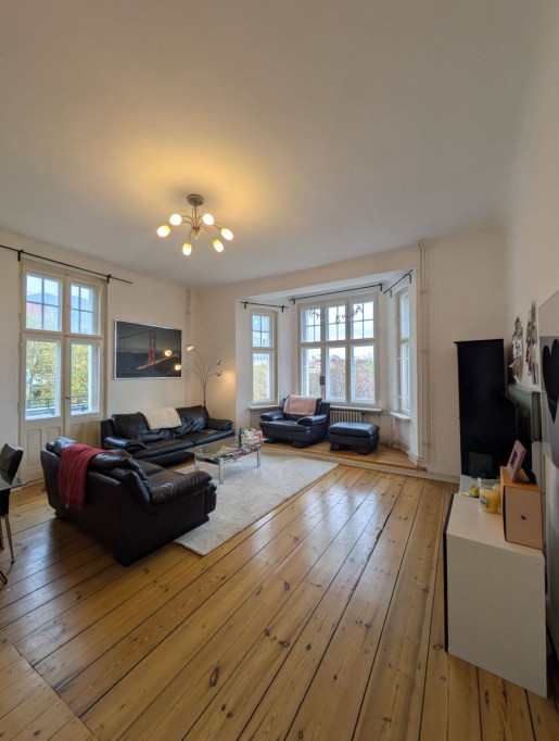 Stylish 130 sqm 4-Room Apartment with 2 Baths & Balcony | Charlottenburg