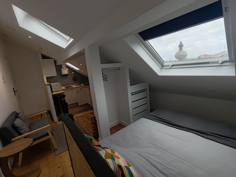 Captivating Studio close to Anjos Metro - Lisbonne - chambre - ImmoJeune