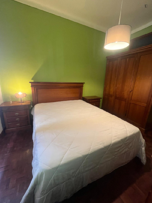 Welcoming Double Bedroom close to FEP University - Porto - chambre - ImmoJeune