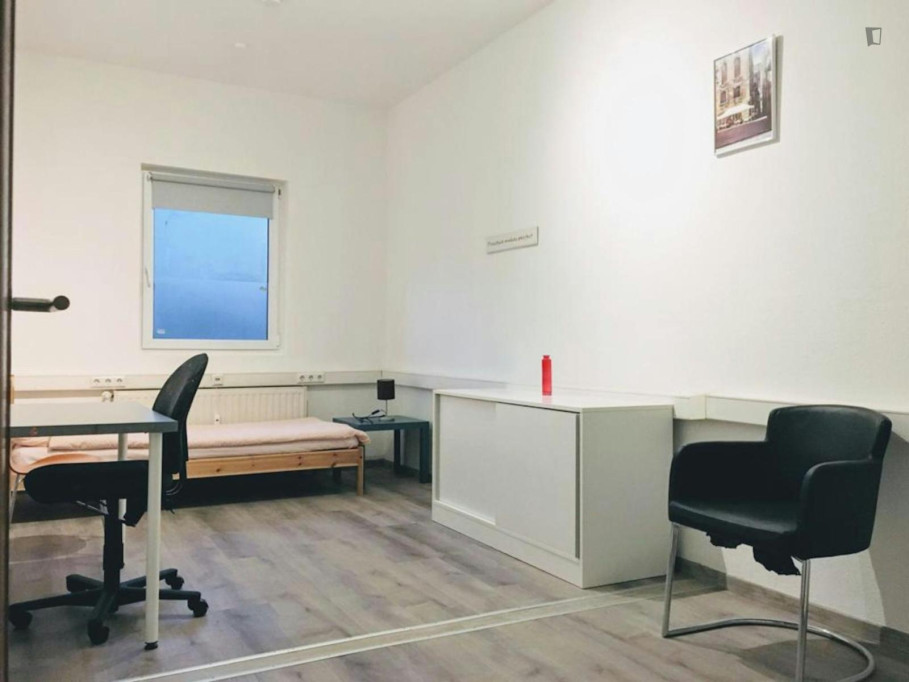 Comfy single bedroom near Dortmund Stadthaus station - Dortmund - chambre - ImmoJeune