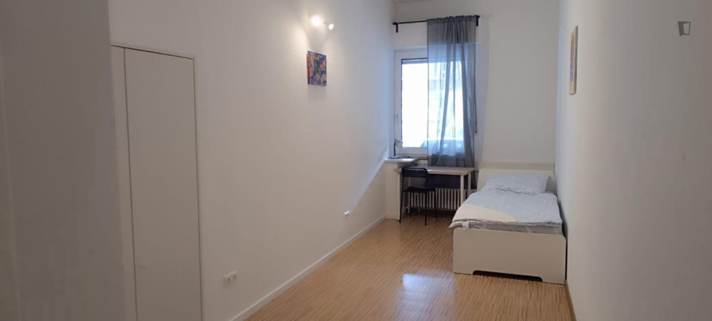 Bright single bedroom near Dortmund Stadthaus station - Dortmund - chambre - ImmoJeune