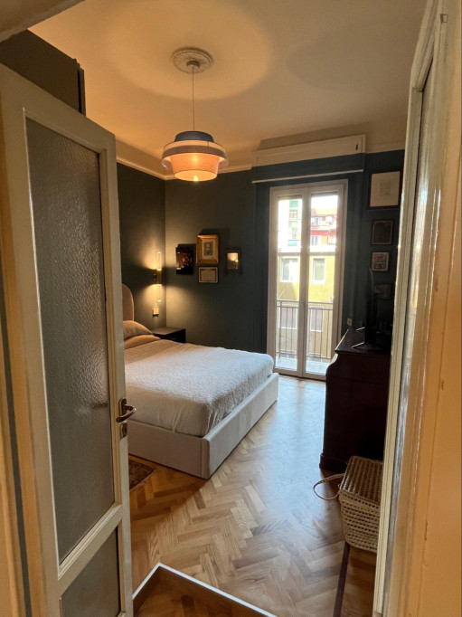 Double bedroom, with balcony, in 2-bedroom apartment - Milan - chambre - ImmoJeune
