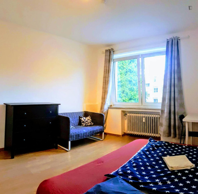 Pleasant single bedroom near Am Zehnthof metro - Dortmund - chambre - ImmoJeune