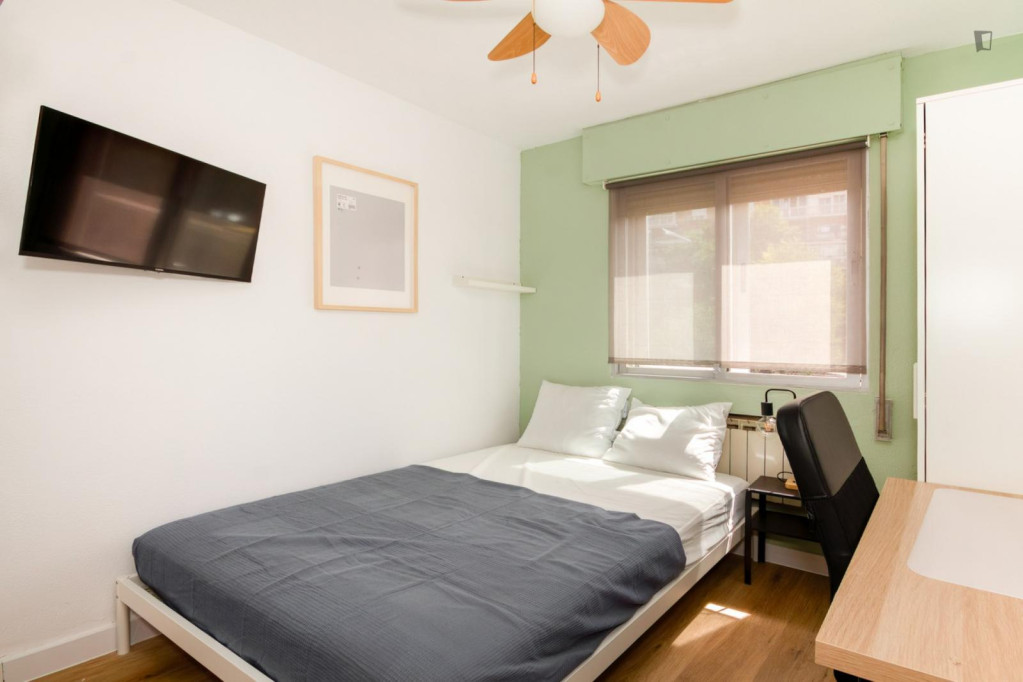 Appealing single bedroom in a property with balcony - Madrid - chambre - ImmoJeune