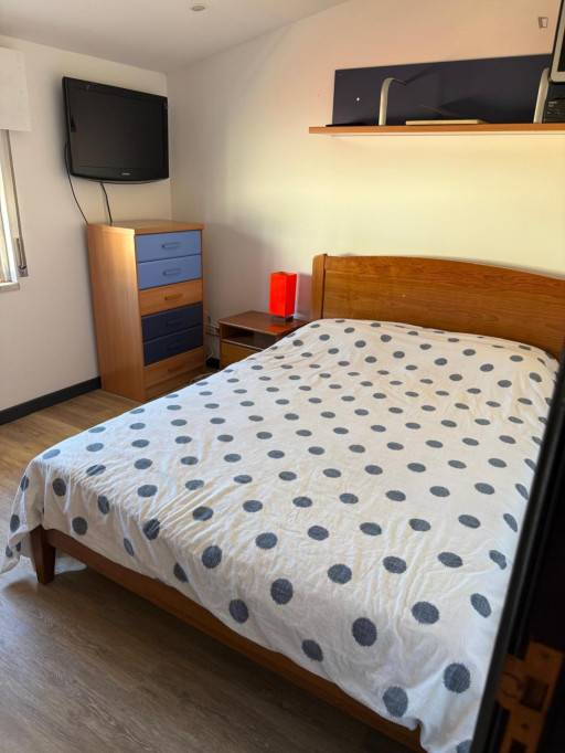 Cozy double Bedroom close to Carcavelos/Parede - Lisbonne - chambre - ImmoJeune