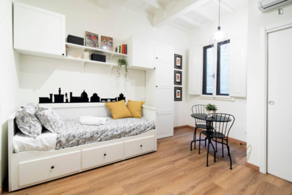 Modern Studio in Santo Spirito - Florence - chambre - ImmoJeune