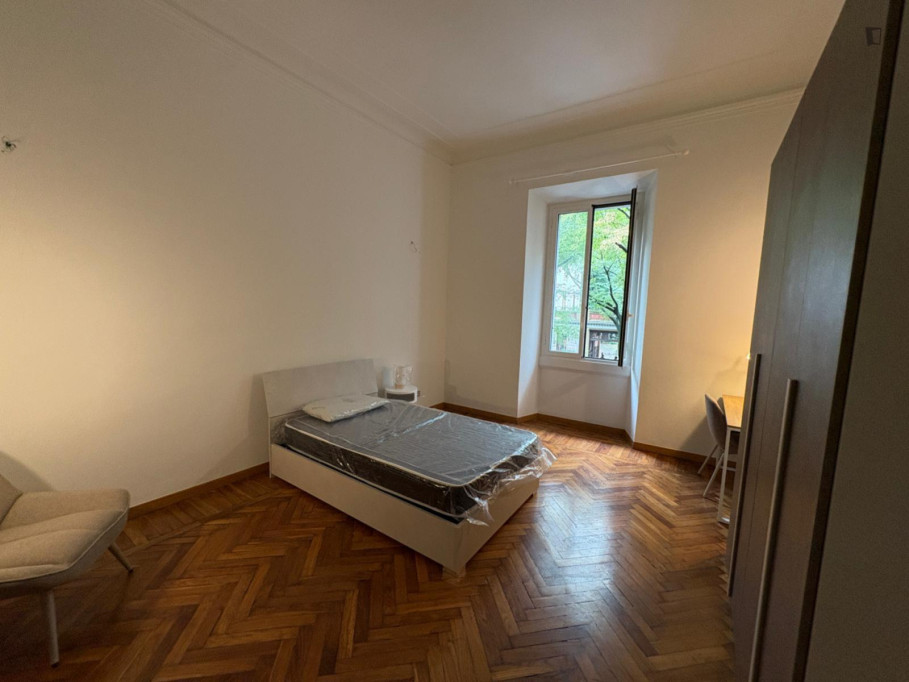 Welcoming Single Bedroom in a 4-Bedroom Apartment in Milan - Milan - chambre - ImmoJeune