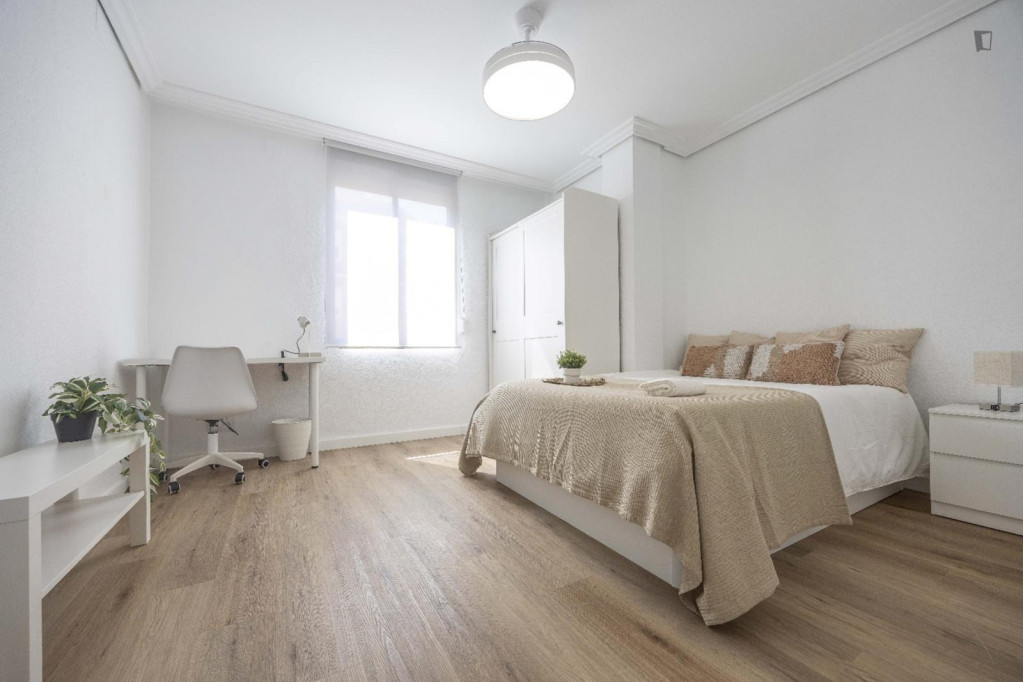 Welcoming double bedroom in La Raïosa - Valence - chambre - ImmoJeune