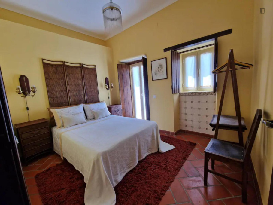 Unique 2 Bedroom House close to Tomar Train Station - Tomar - chambre - ImmoJeune