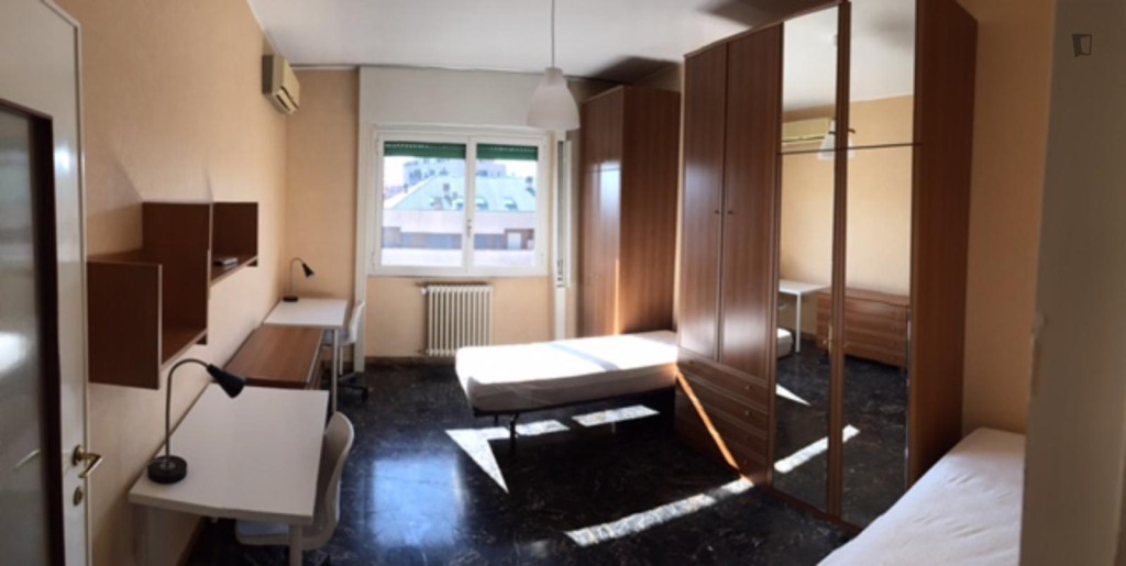 Bed in shared Bedroom in Milan - Milan - chambre - ImmoJeune