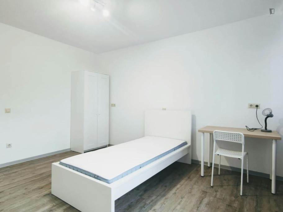 Neat single bedroom near the centre of Dortmund - Dortmund - chambre - ImmoJeune