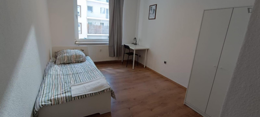 Alluring single bedroom near Ostentor metro - Dortmund - chambre - ImmoJeune