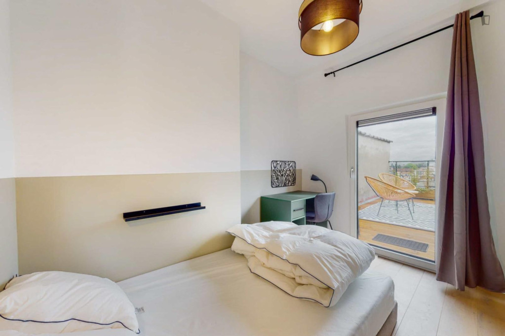 Alluring double bedroom near Meiser station - Bruxelles - chambre - ImmoJeune