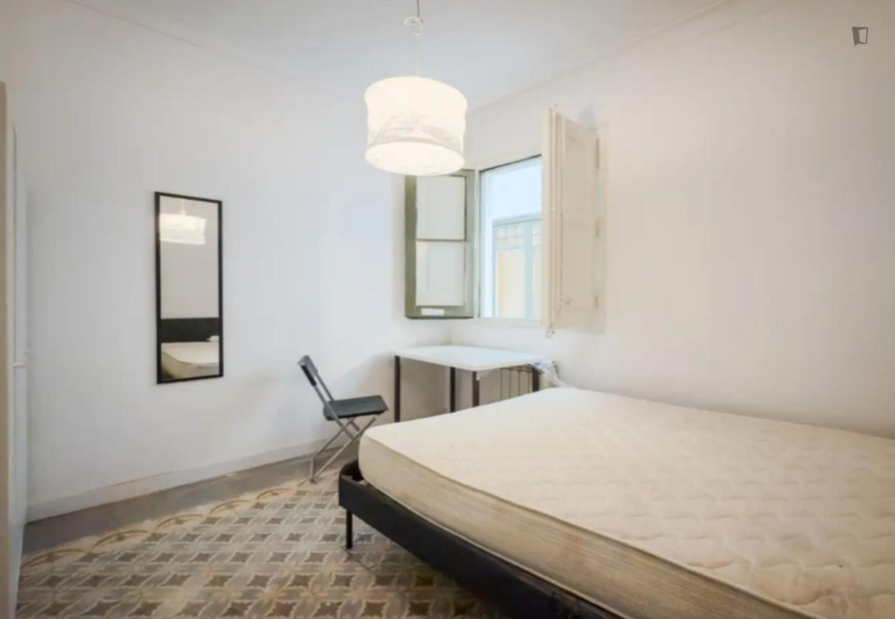 Homely double bedroom in Vallcarca i els Penitents - Barcelone - chambre - ImmoJeune