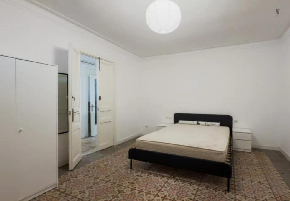 Spacious double bedroom in Vallcarca i els Penitents - Barcelone - chambre - ImmoJeune