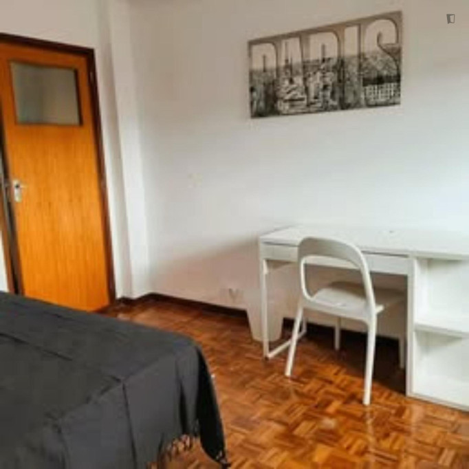 Comfy Single Bedroom close to Botanical Garden of the University of Coimbra - Coimbra - chambre - ImmoJeune