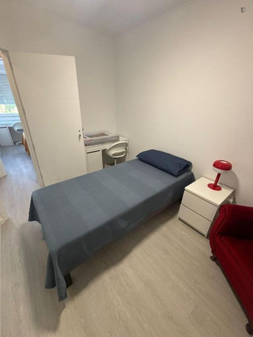 Cozy Single Bedroom close to Ameixoeira Metro - Lisbonne - chambre - ImmoJeune