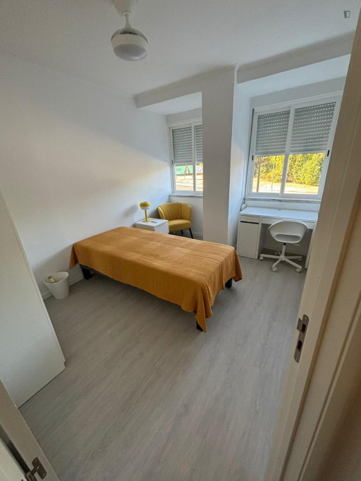 Dreamy Single Bedroom close to The One Hills Lisbon City Golf - Lisbonne - chambre - ImmoJeune