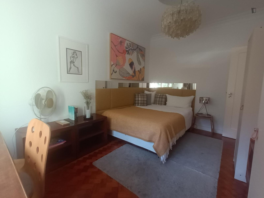 Elegant double bedroom near the Rato metro - Lisbonne - chambre - ImmoJeune