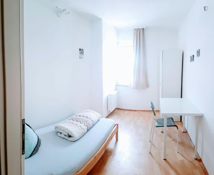 Bright single bedroom near the Reinoldikirche metro - Dortmund - chambre - ImmoJeune
